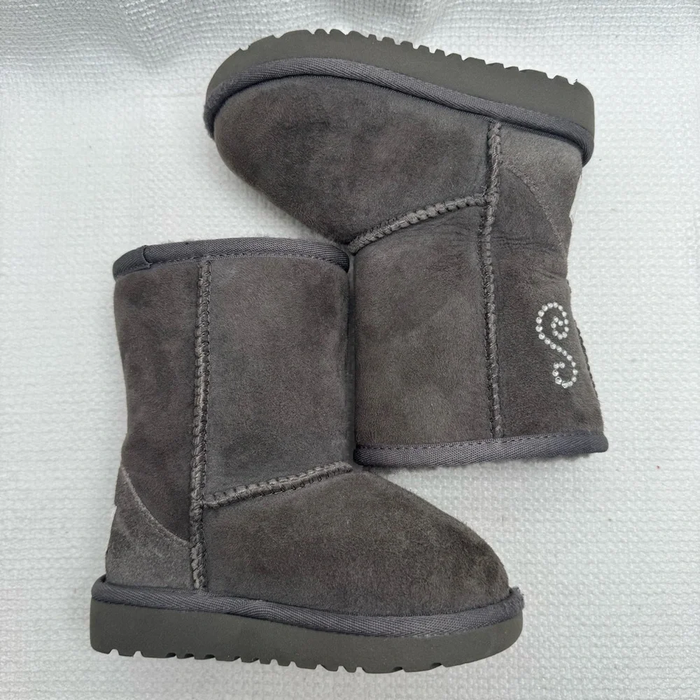 UGG Kids' Classic II Charcoal Suede Boots,Heart & S Detail, Infant sz 7